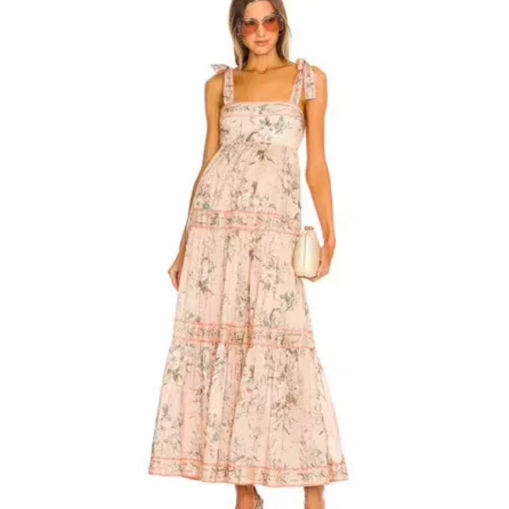 Excellent condition dress. Very classy and comfortable